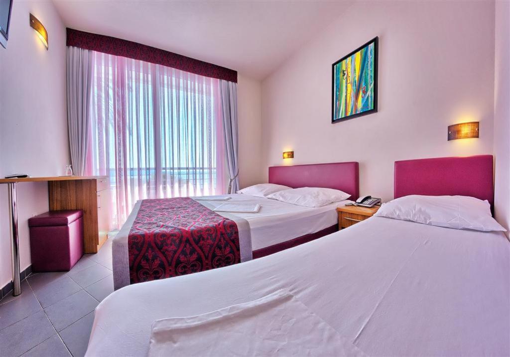 Hotel Sirena Podgora Buitenkant foto