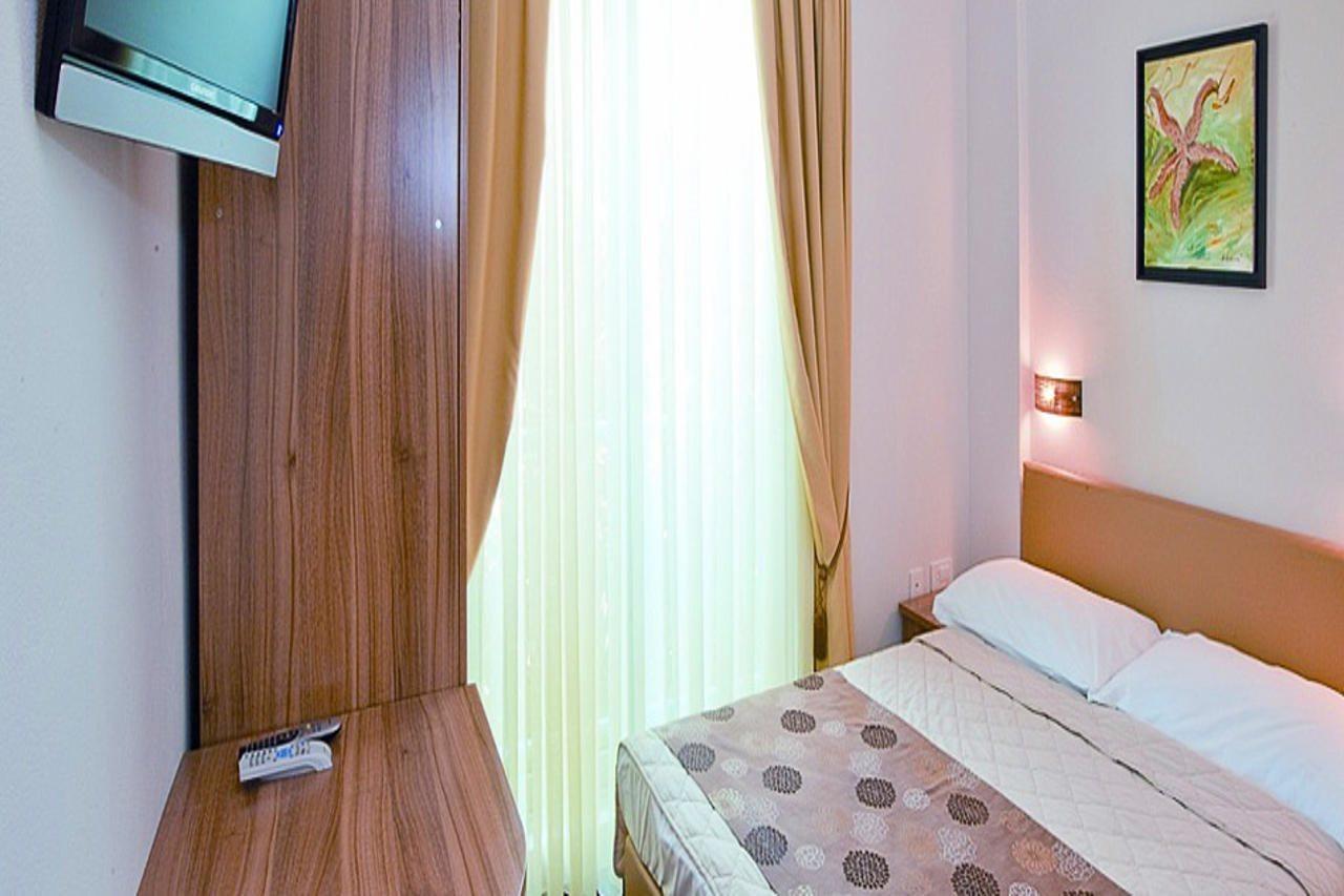 Hotel Sirena Podgora Buitenkant foto